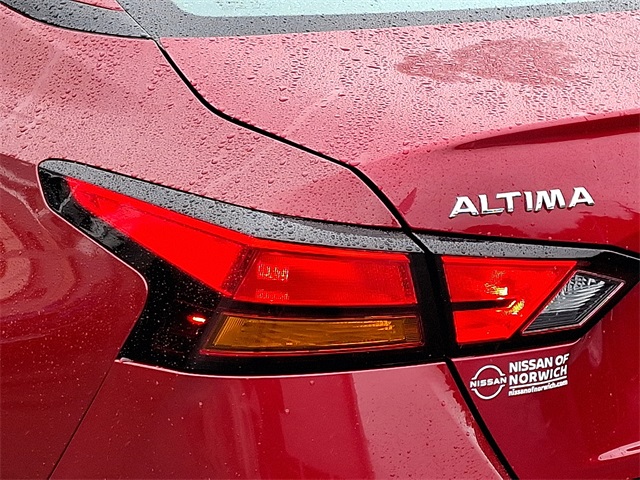 Vehicle image 10 of 37