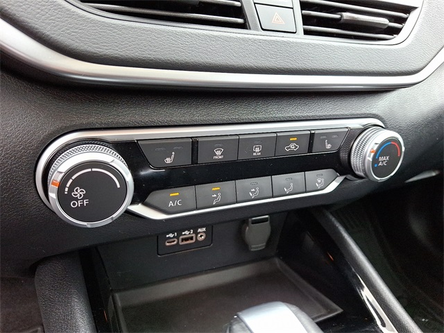 Vehicle image 17 of 37