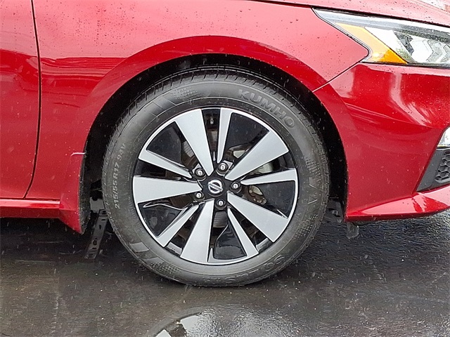 Vehicle image 8 of 37