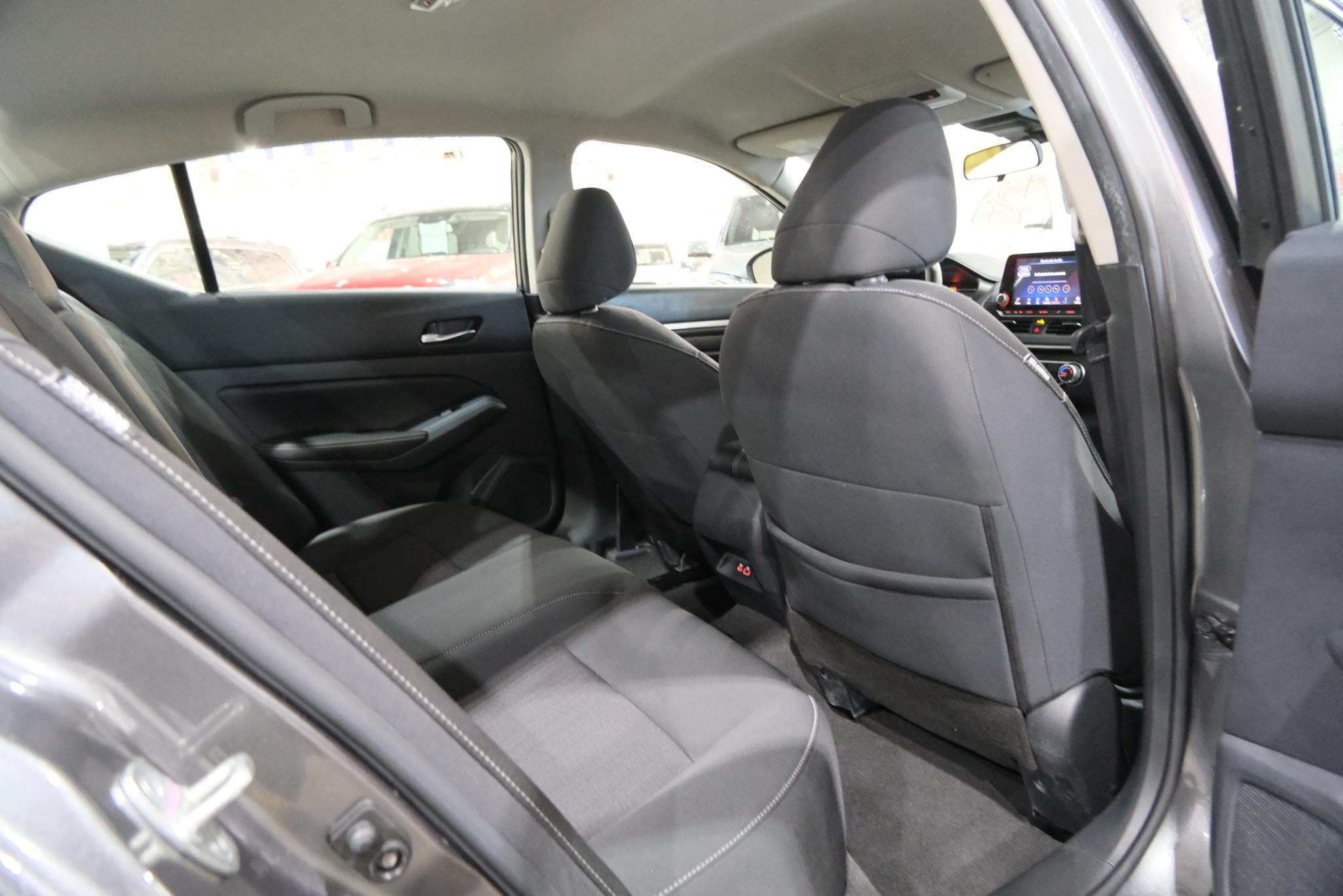 2022 Nissan Altima 2.5 SV Image 14 of 37