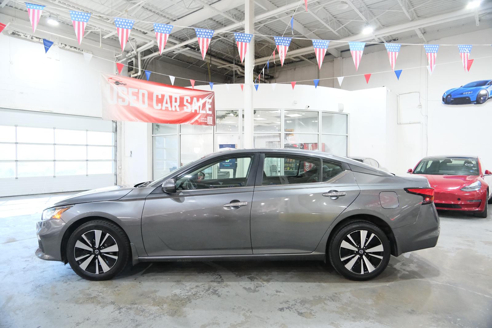 2022 Nissan Altima 2.5 SV Image 7 of 37