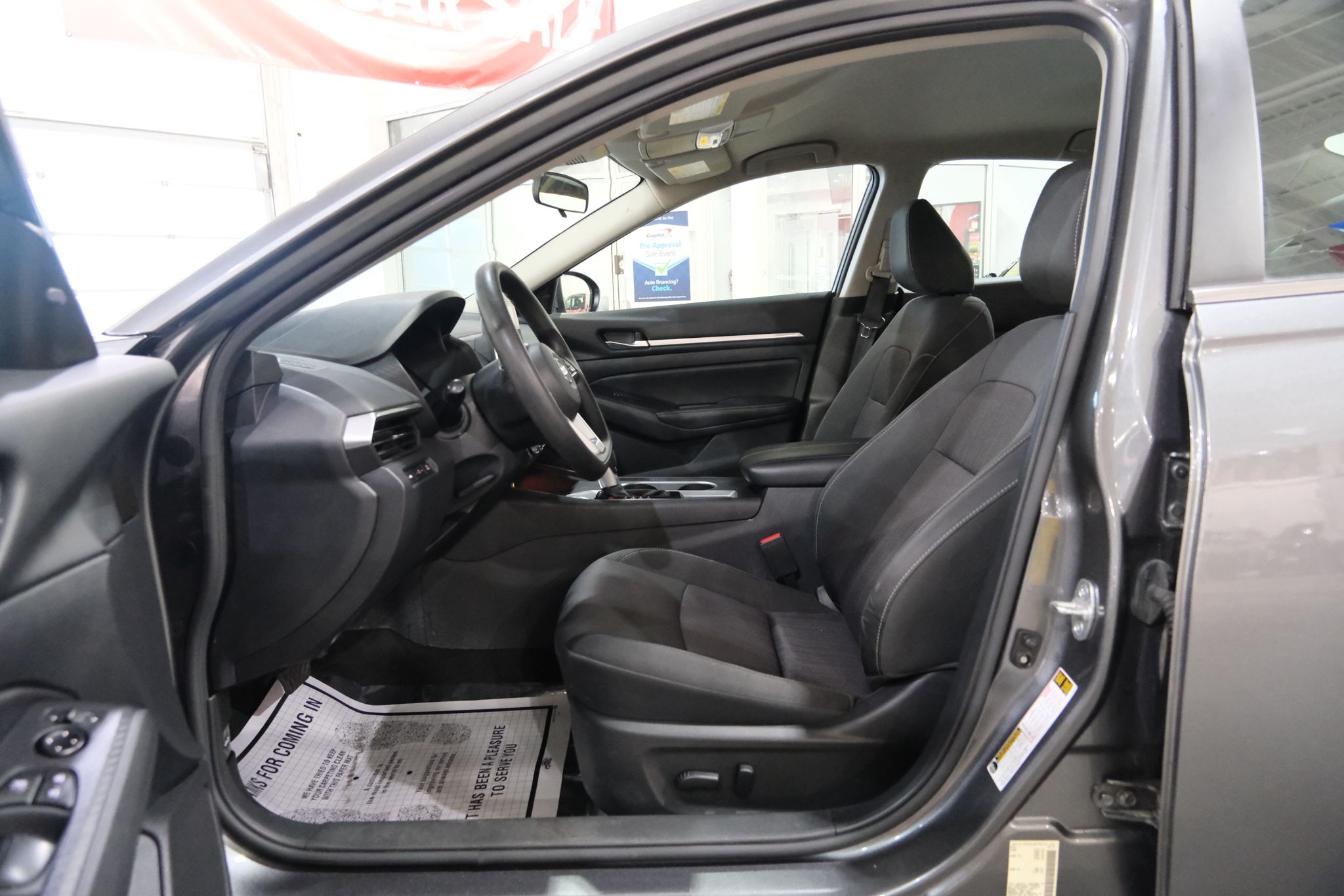 2022 Nissan Altima 2.5 SV Image 20 of 37