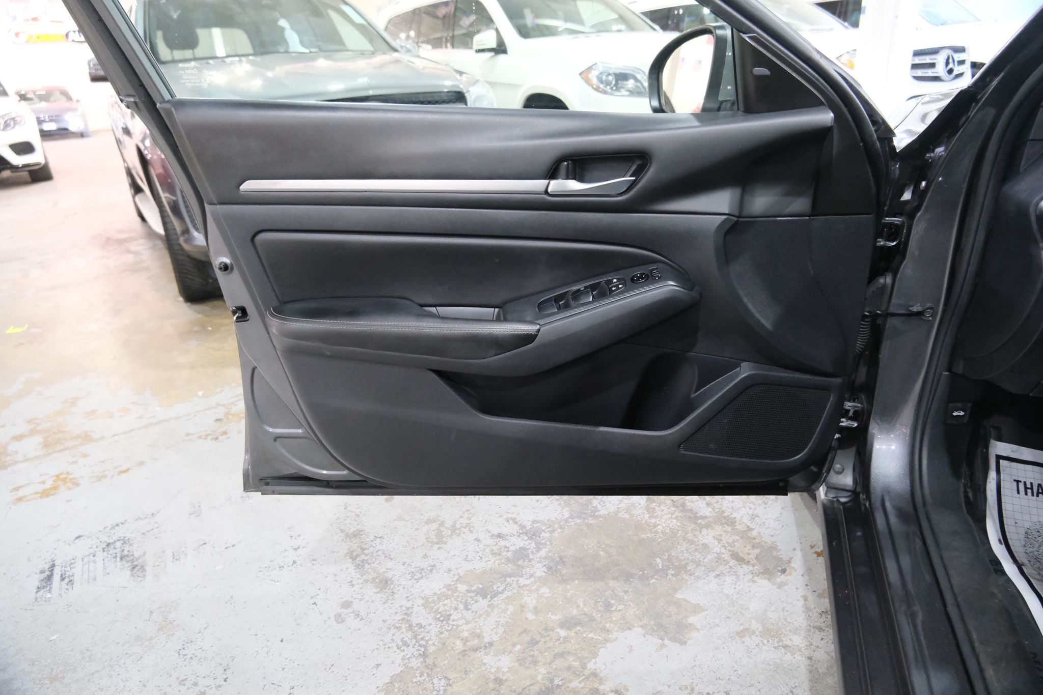 2022 Nissan Altima 2.5 SV Image 29 of 37