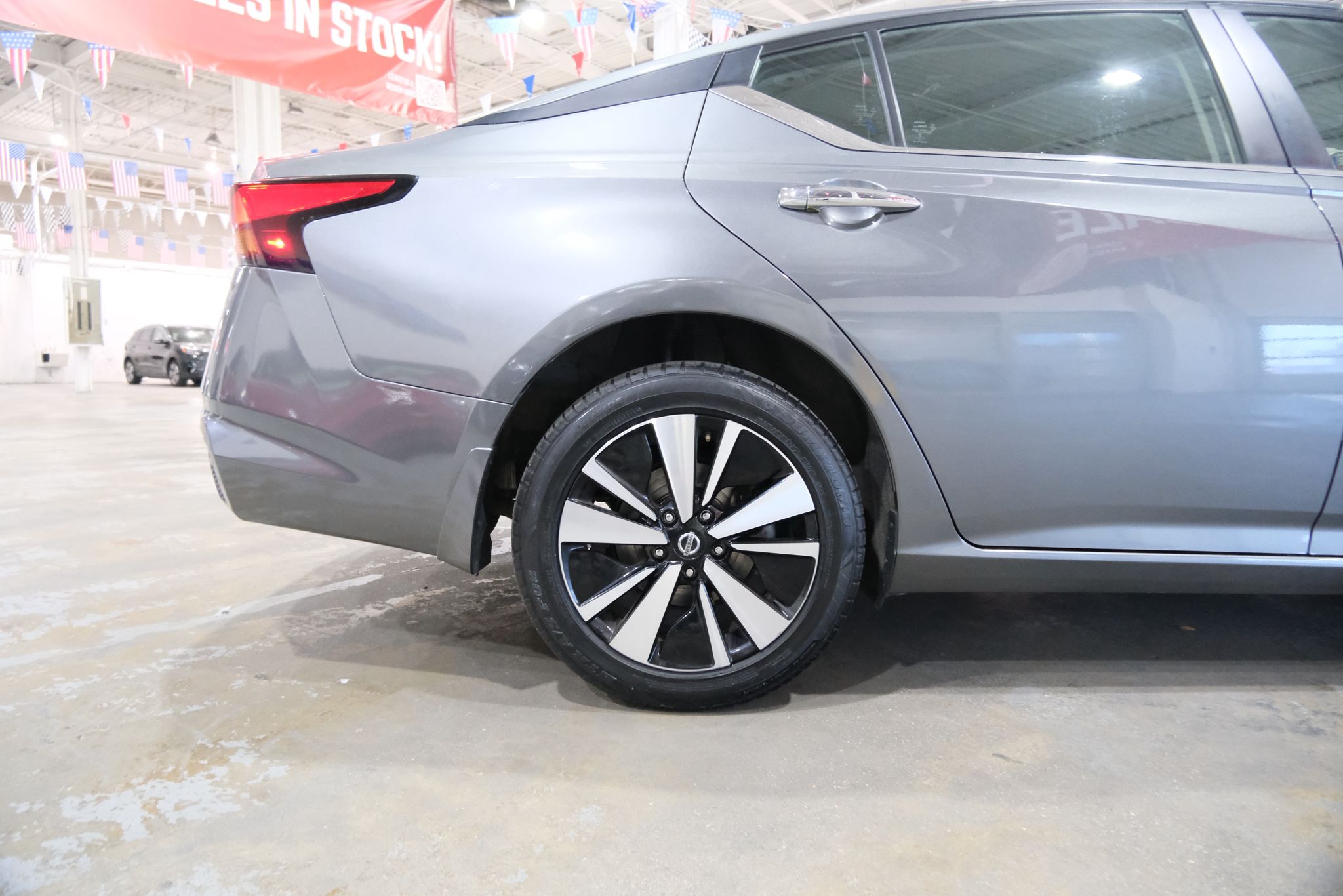 2022 Nissan Altima 2.5 SV Image 10 of 37