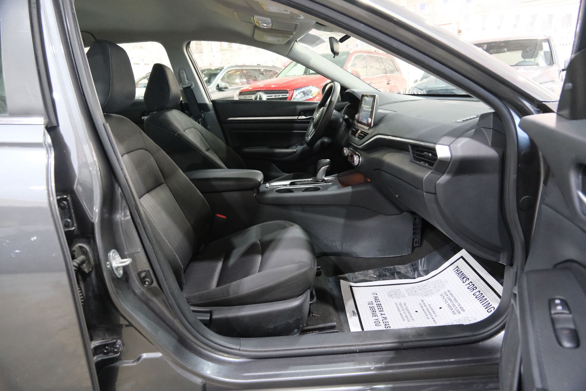 2022 Nissan Altima 2.5 SV Image 17 of 37