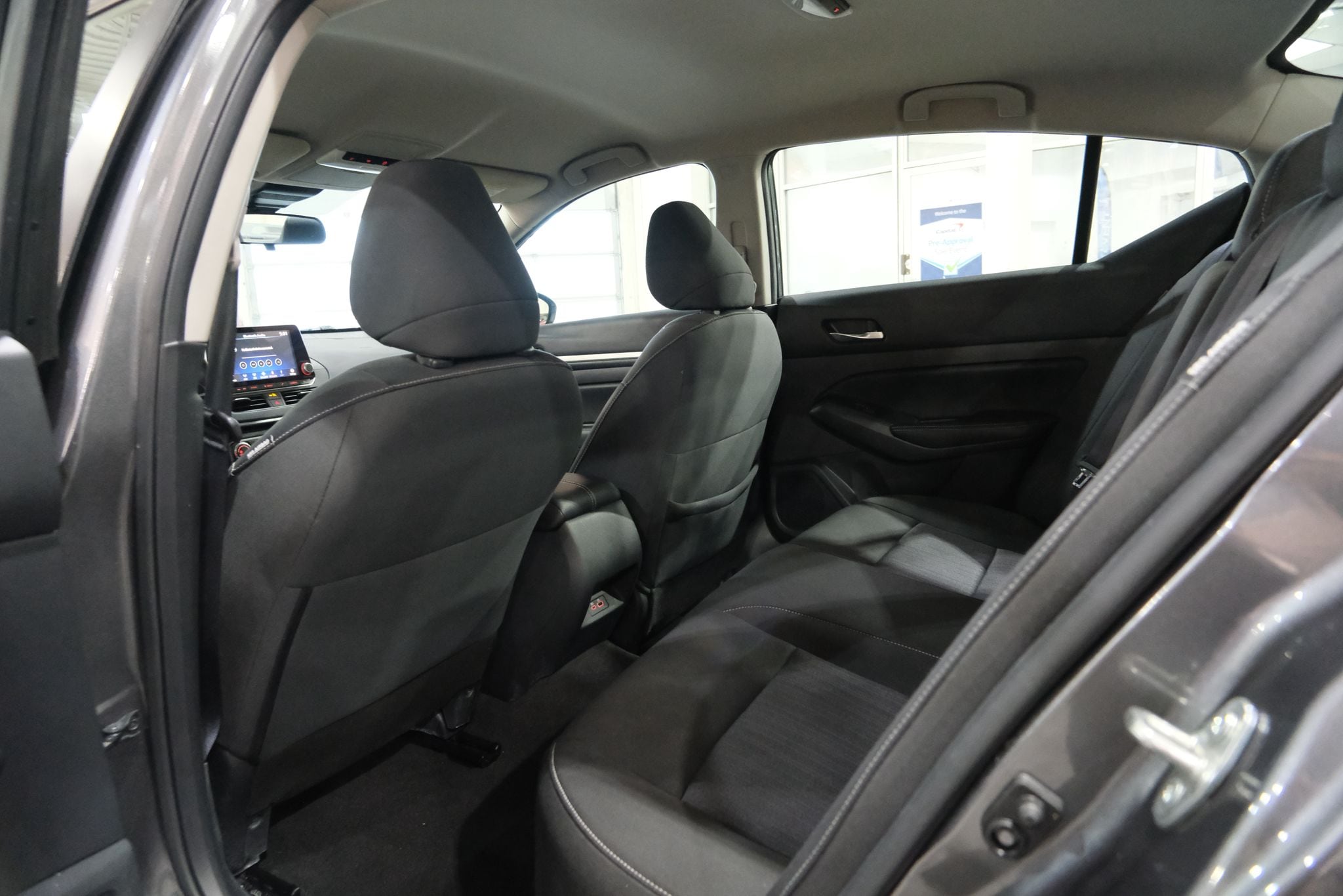 2022 Nissan Altima 2.5 SV Image 16 of 37