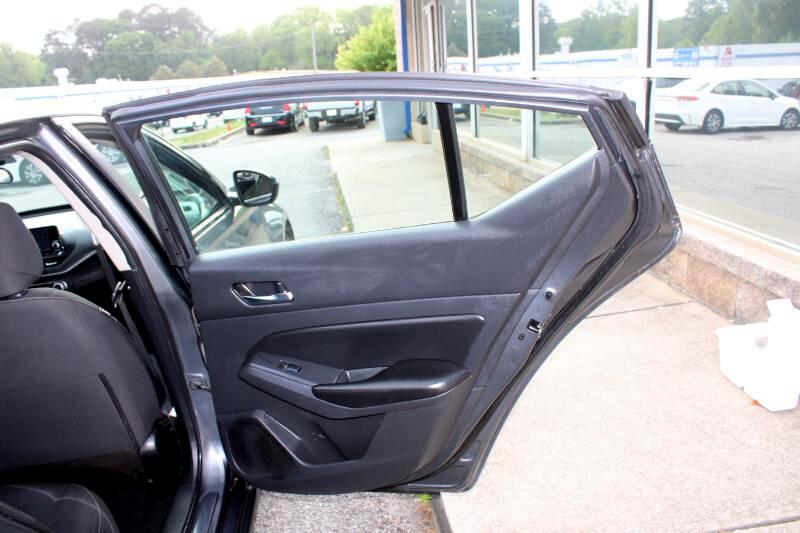 Vehicle image 22 of 28