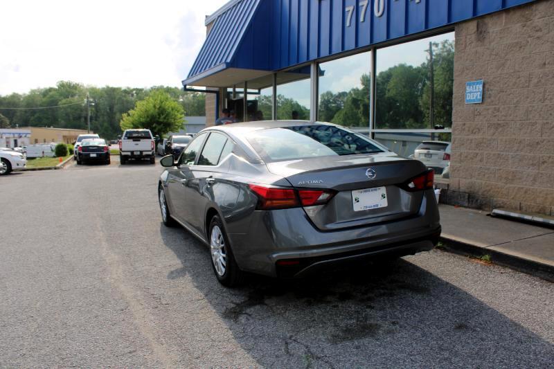 Vehicle image 7 of 28