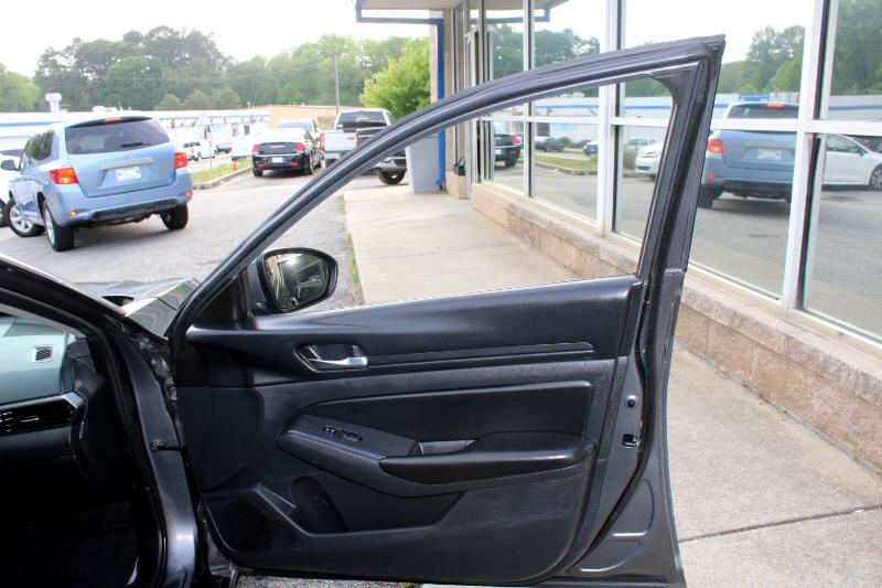 Vehicle image 23 of 28