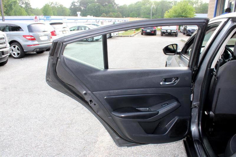 Vehicle image 21 of 28