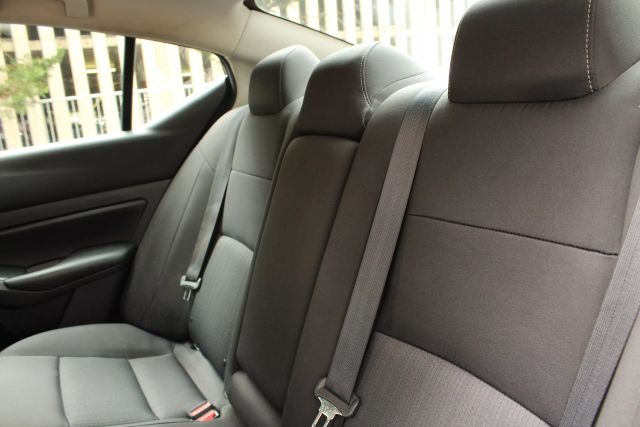 Vehicle image 19 of 41