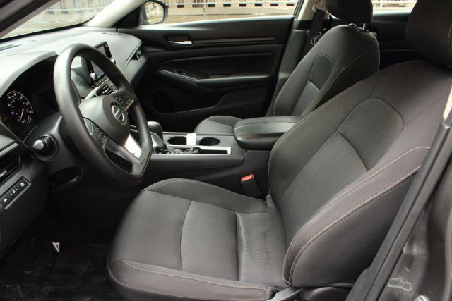 Vehicle image 14 of 41