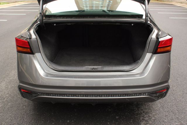 Vehicle image 9 of 41