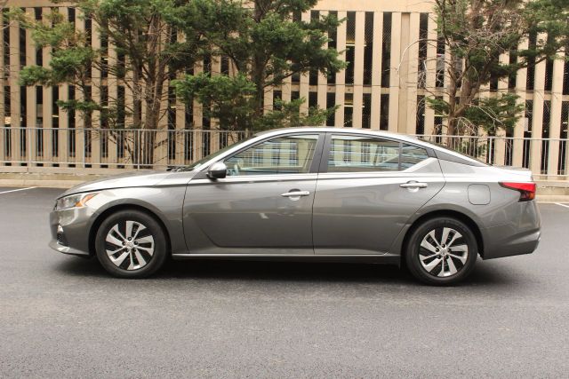 Vehicle image 6 of 41