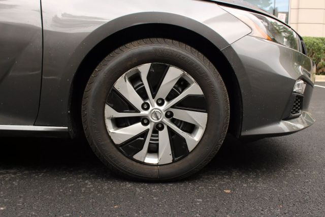 Vehicle image 7 of 41