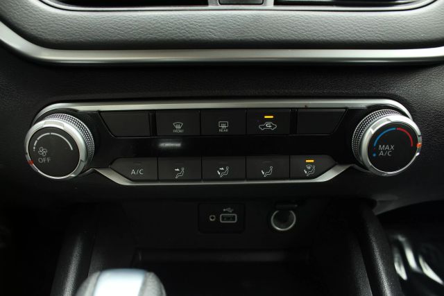 Vehicle image 36 of 41