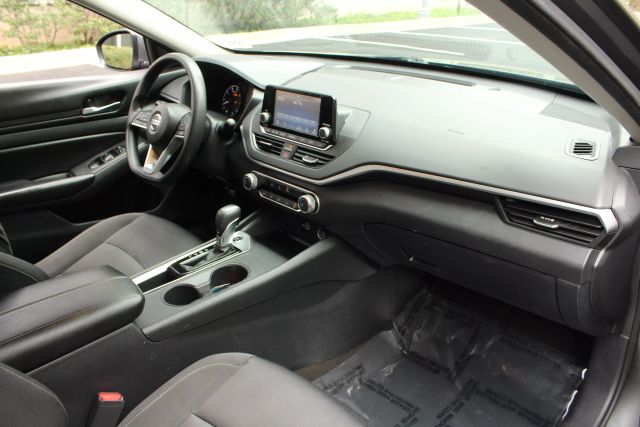 Vehicle image 26 of 41