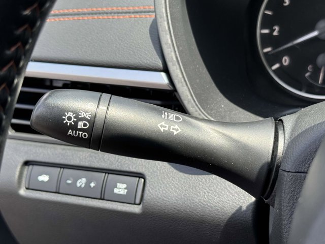 Vehicle image 23 of 25