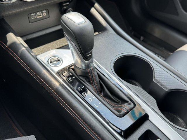 Vehicle image 17 of 25