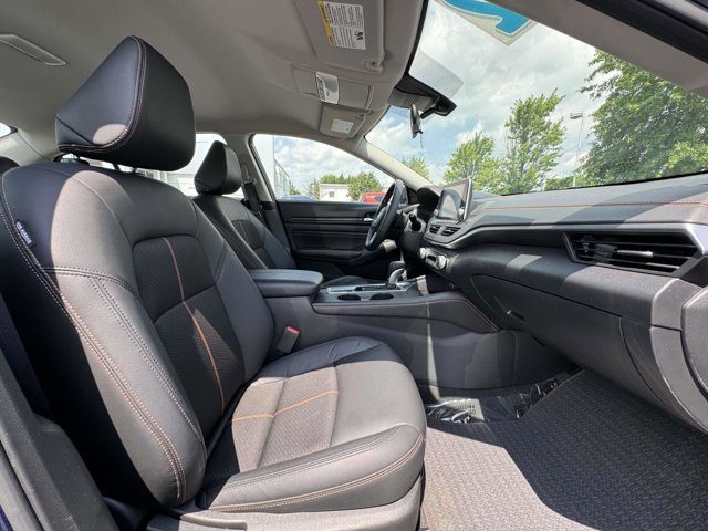Vehicle image 12 of 25