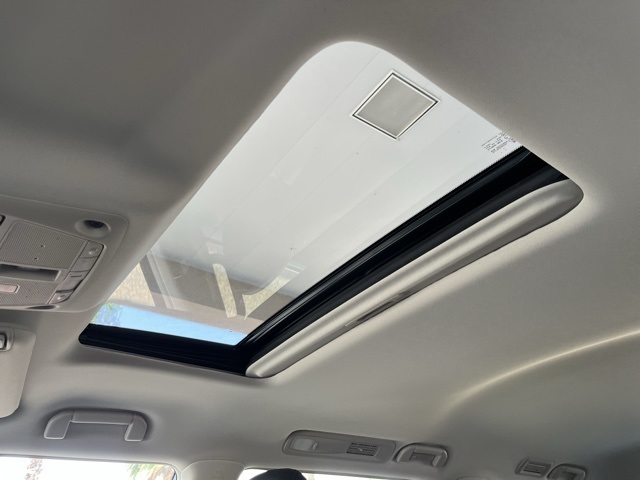 Vehicle image 14 of 35