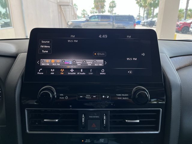 Vehicle image 19 of 35