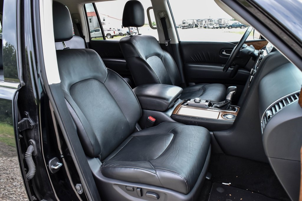 Vehicle image 8 of 31