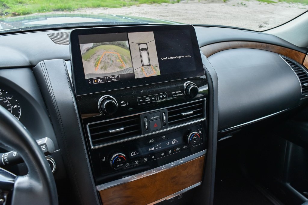 Vehicle image 17 of 31