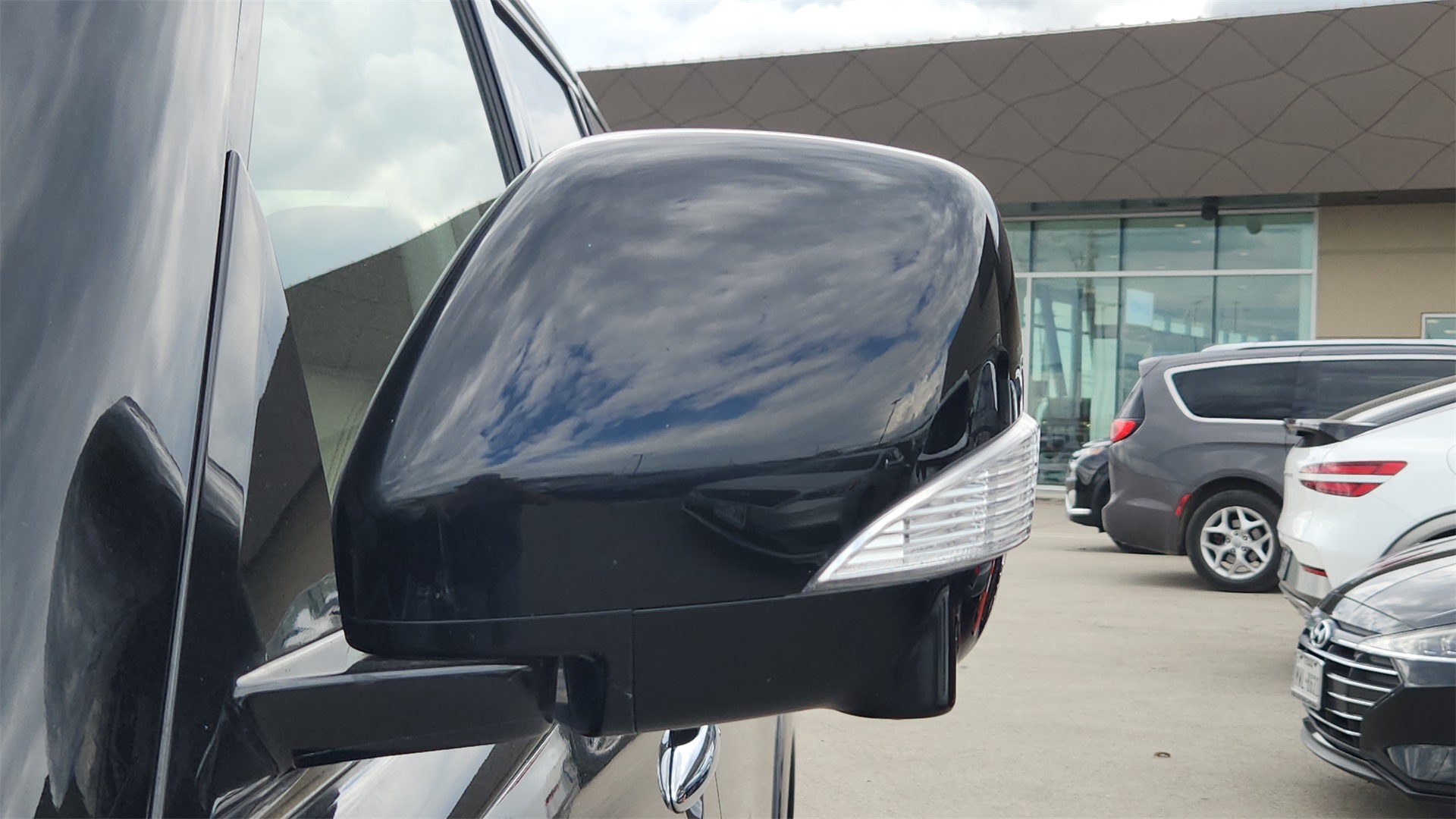 Vehicle image 35 of 38