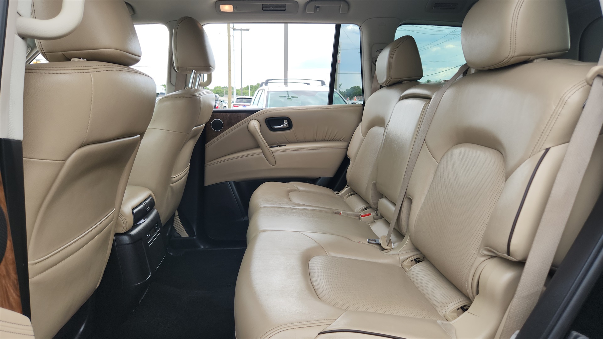 Vehicle image 22 of 38