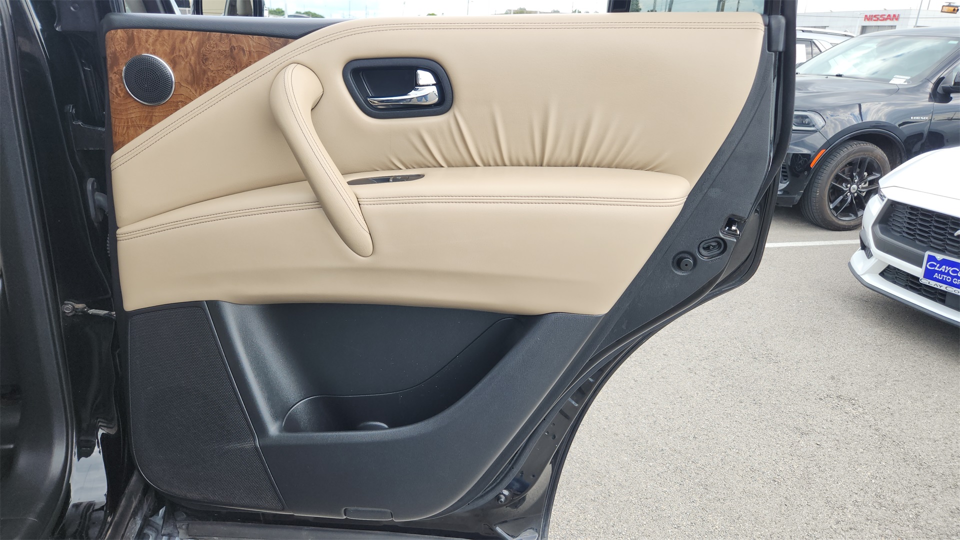 Vehicle image 29 of 38