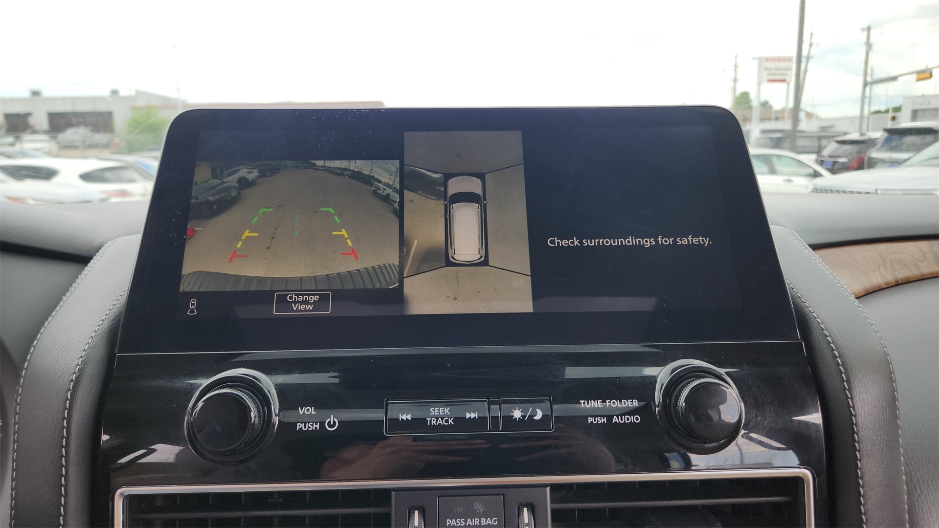 Vehicle image 17 of 38