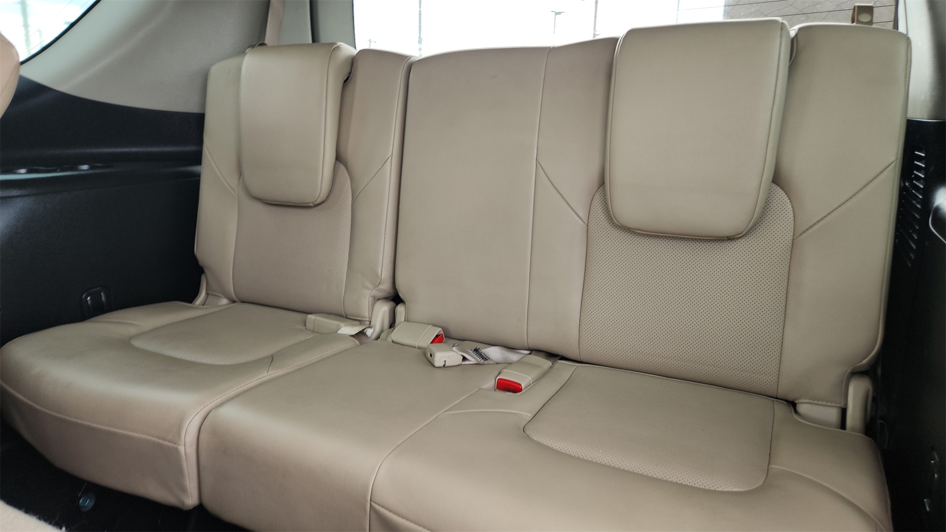 Vehicle image 23 of 38