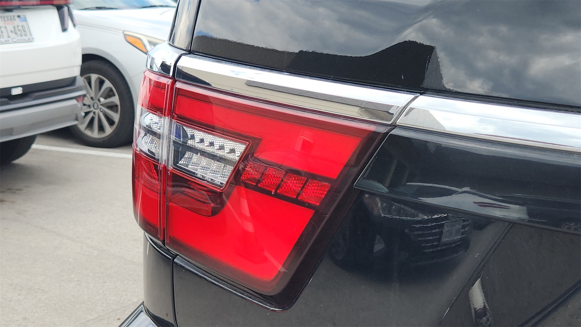 Vehicle image 36 of 38