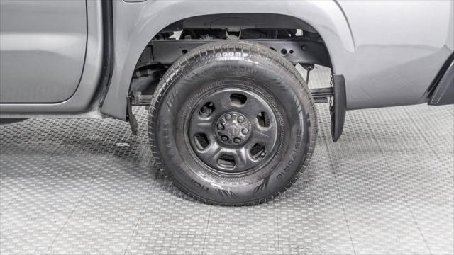 Vehicle image 33 of 35