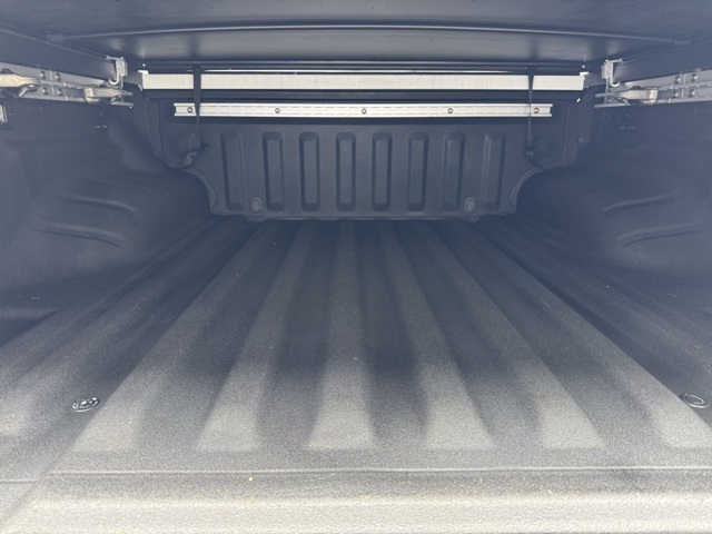 Vehicle image 11 of 44