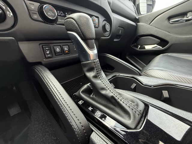 Vehicle image 26 of 44