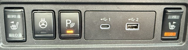 Vehicle image 27 of 44