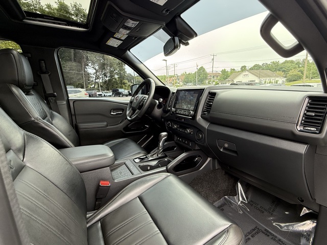 Vehicle image 23 of 44