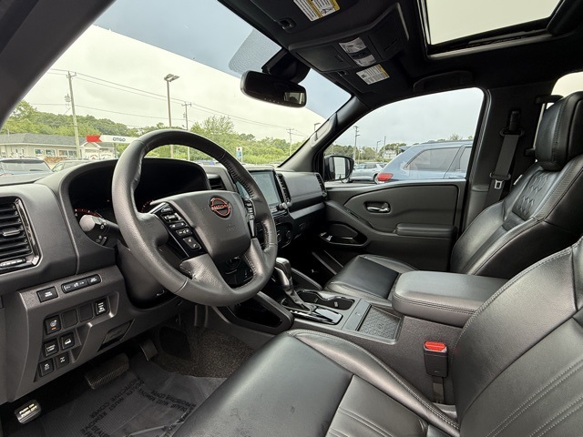Vehicle image 21 of 44