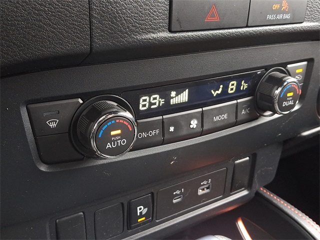 Vehicle image 28 of 30