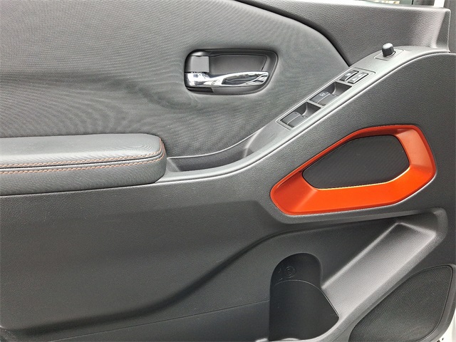 Vehicle image 18 of 30