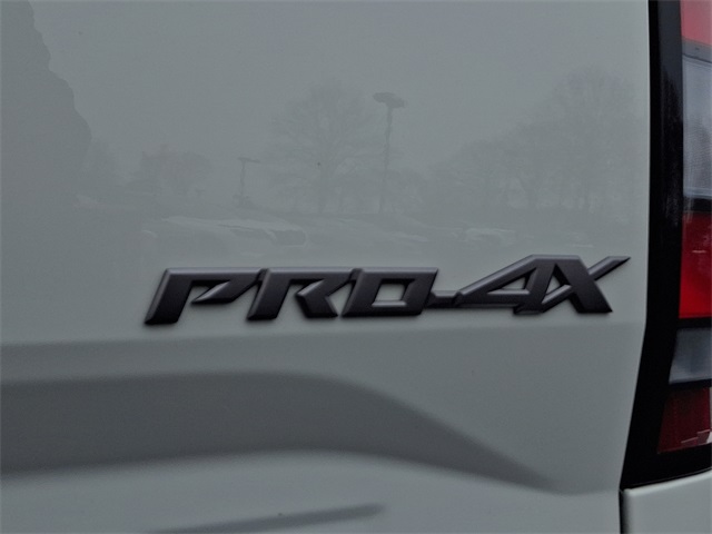 Vehicle image 25 of 30
