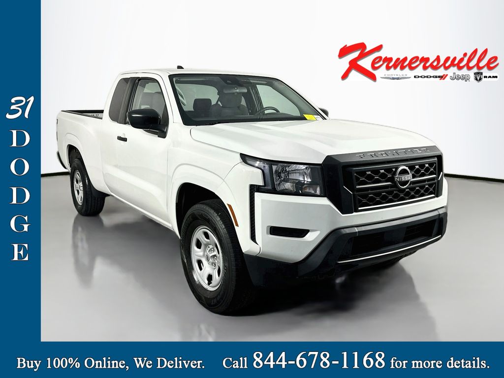 2022 Nissan Frontier S Image 3 of 32