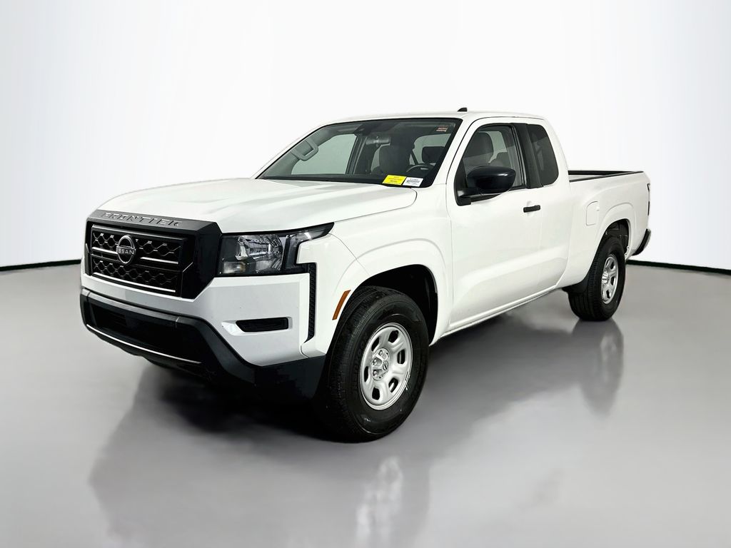 2022 Nissan Frontier S Image 1 of 32