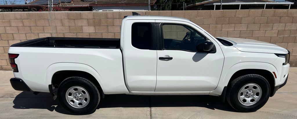 2022 Nissan Frontier S Image 3 of 29
