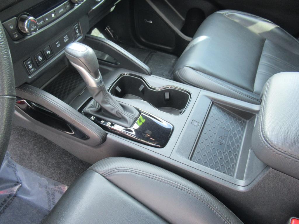 Vehicle image 24 of 35