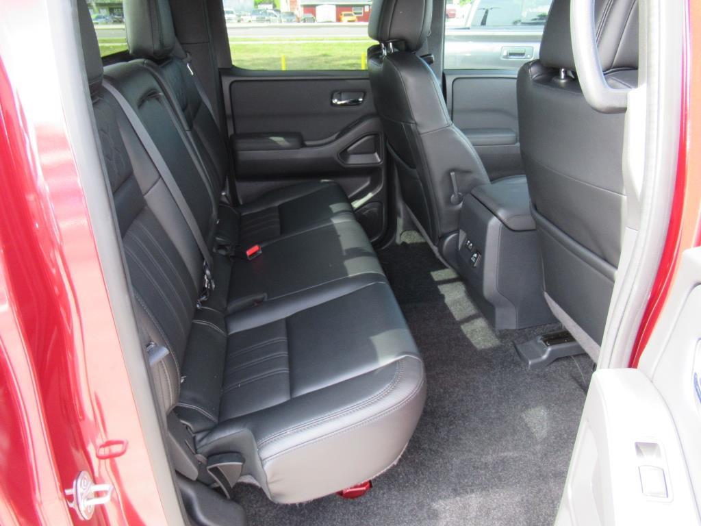 Vehicle image 11 of 35