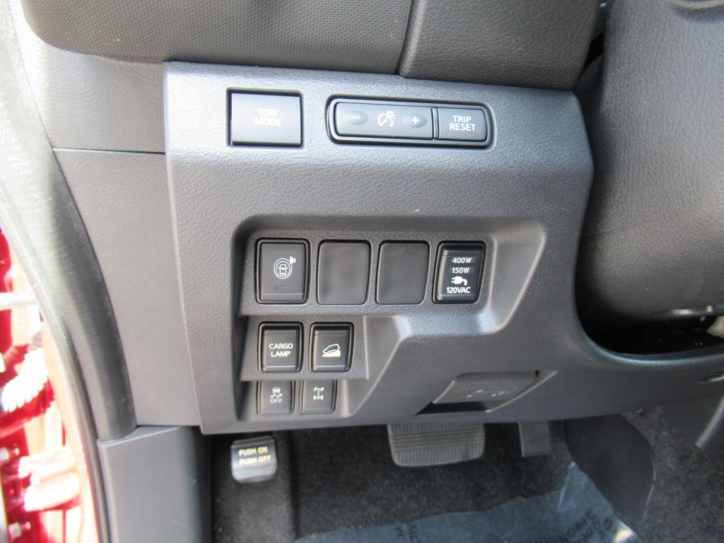 Vehicle image 33 of 35