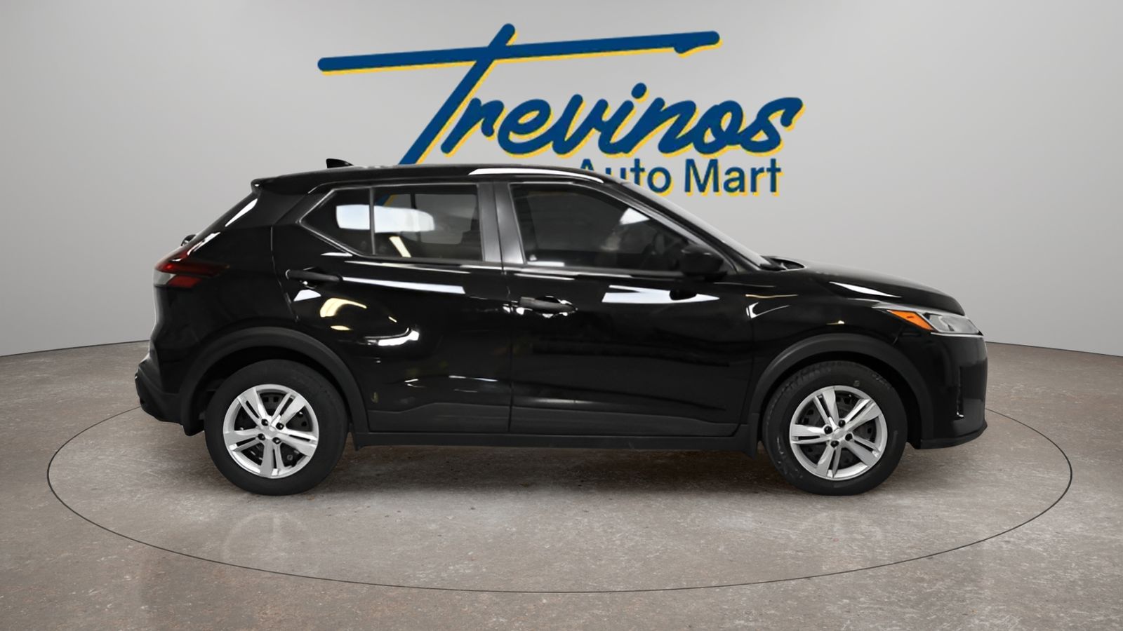 2022 Nissan Kicks S Image 4 of 35